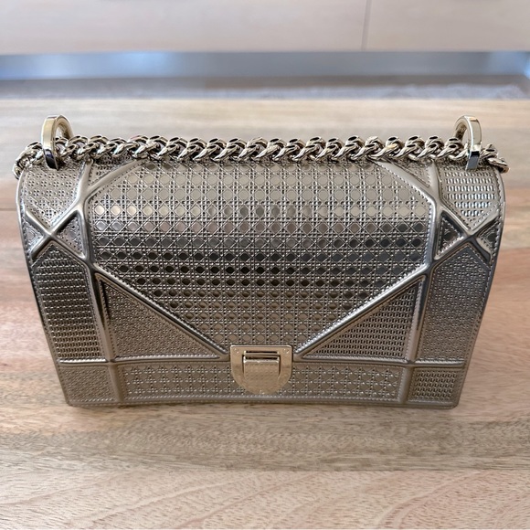 Dior Light Gold-tone Metallic Patent Leather Micro Cannage Medium Shoulder Bag - Picture 3 of 17